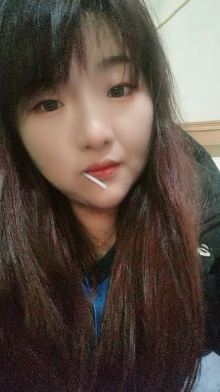 年轻的小胖妹